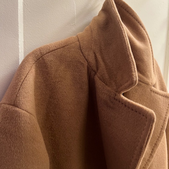 Banana Republic Wool Coat size medium, Fall 2023, women's sizing - Picture 16 of 16